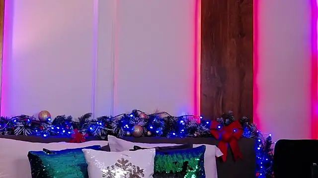 Snapshot of SkylerSpark chatting on December 14, 2025, 8:36 pm SkylerSpark online show from December 14, 2025, 8:36 pm