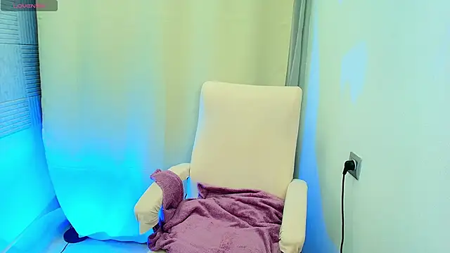 Snapshot of TrishaBerry chatting on January 23, 2025, 10:32 am TrishaBerry online show from January 23, 2025, 10:32 am