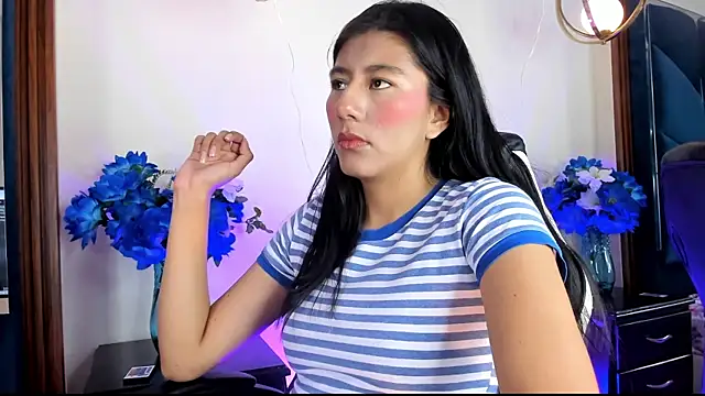 CarlaAlvez online show from December 16, 2025, 3:38 pm