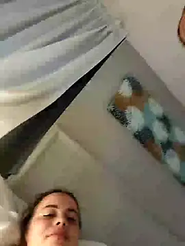 babybambiiii online show from April 17, 2026, 2:53 pm