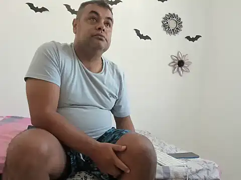 TU BEBE18 online show from February 1, 2025, 4:00 pm