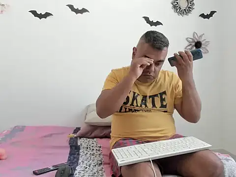 TU BEBE18 online show from January 21, 2025, 5:51 pm