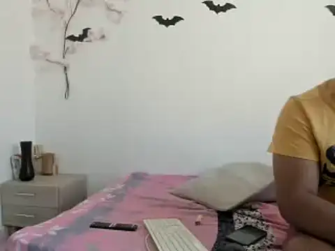 TU BEBE18 online show from January 21, 2025, 8:54 pm