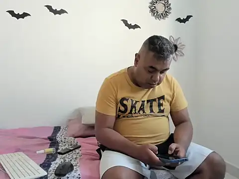 TU BEBE18 online show from January 22, 2025, 8:38 pm