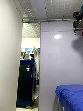 TU BEBE18 online show from November 11, 2025, 7:30 pm