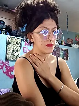 Snapshot of LoveElectra chatting on October 13, 2025, 2:51 pm LoveElectra online show from October 13, 2025, 2:51 pm