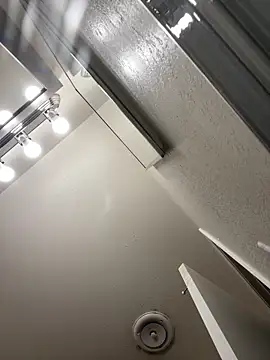 Snapshot of daddymaniaco69 chatting on December 16, 2025, 9:19 pm daddymaniaco69 online show from December 16, 2025, 9:19 pm