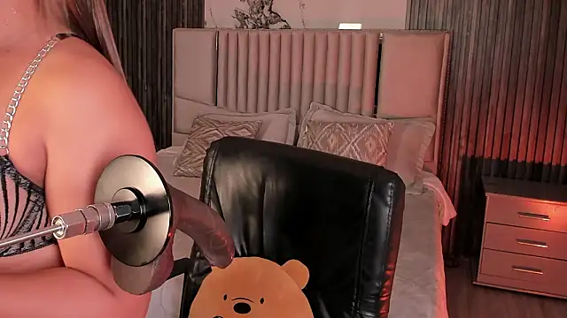 Lillyortiz online show from February 17, 2026, 8:17 pm