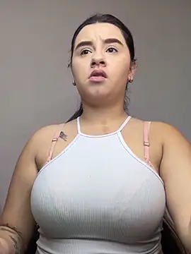 Snapshot of SaraBraun_ chatting on September 26, 2025, 4:14 pm SaraBraun online show from September 26, 2025, 4:14 pm