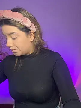 SaraBraun  online show from July 18, 2026, 7:44 pm