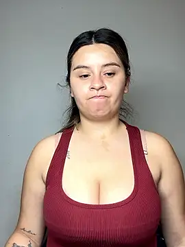 Snapshot of SaraBraun_ chatting on January 7, 2026, 5:29 pm SaraBraun online show from January 7, 2026, 5:29 pm