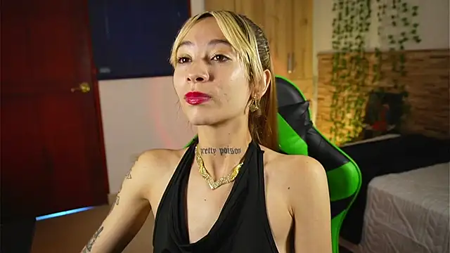 Snapshot of Michell_Wallker chatting on February 14, 2026, 3:23 pm Michell Wallker online show from February 14, 2026, 3:23 pm