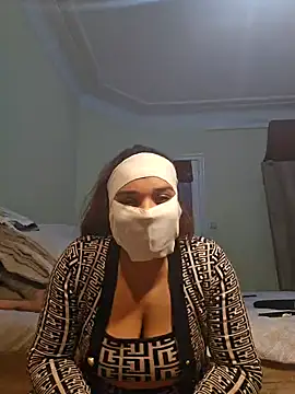 Snapshot of Loloalgamda chatting on January 17, 2025, 10:01 pm Loloalgamda online show from January 17, 2025, 10:01 pm