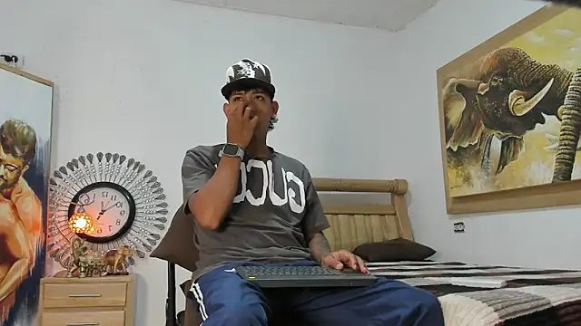 mr stiven  online show from April 16, 2026, 3:29 am