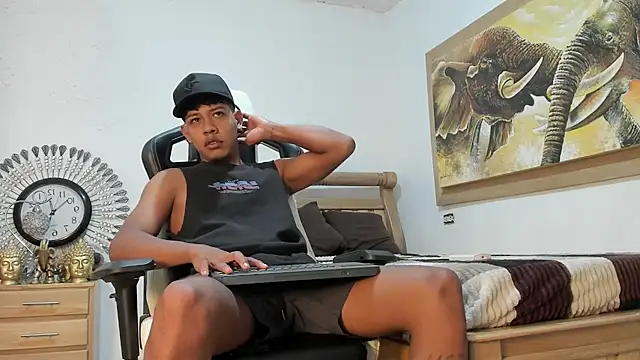 mr stiven  online show from March 23, 2026, 2:44 am