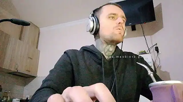 Snapshot of HappyZebra13 chatting on February 3, 2025, 5:03 pm HappyZebra13 online show from February 3, 2025, 5:03 pm