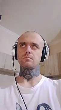 Snapshot of HappyZebra13 chatting on November 10, 2025, 7:52 pm HappyZebra13 online show from November 10, 2025, 7:52 pm