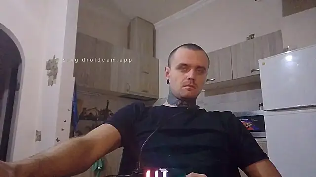 Snapshot of HappyZebra13 chatting on March 13, 2025, 7:06 pm HappyZebra13 online show from March 13, 2025, 7:06 pm