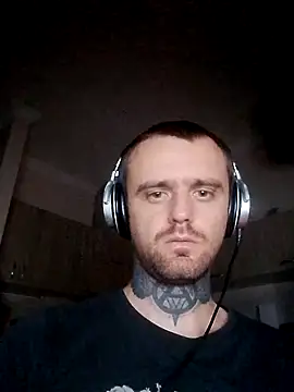 Snapshot of HappyZebra13 chatting on November 6, 2025, 12:25 am HappyZebra13 online show from November 6, 2025, 12:25 am