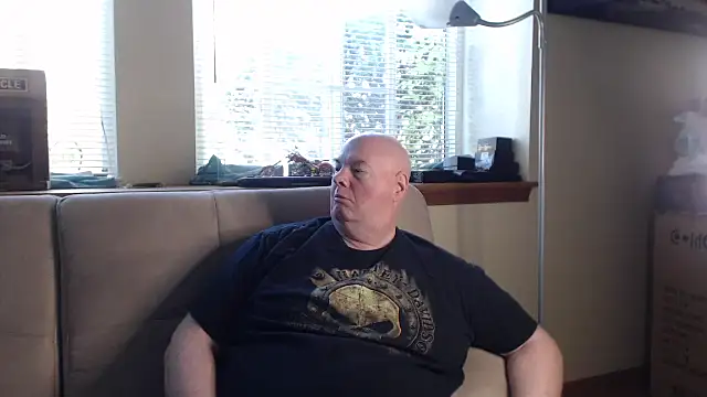 harley99574 online show from October 2, 2025, 6:55 pm