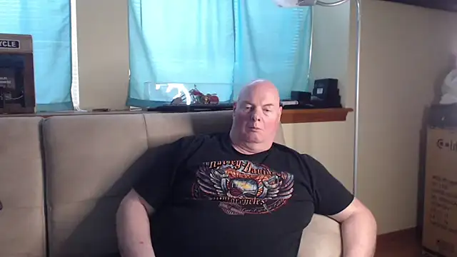 harley99574 online show from October 16, 2025, 7:44 pm