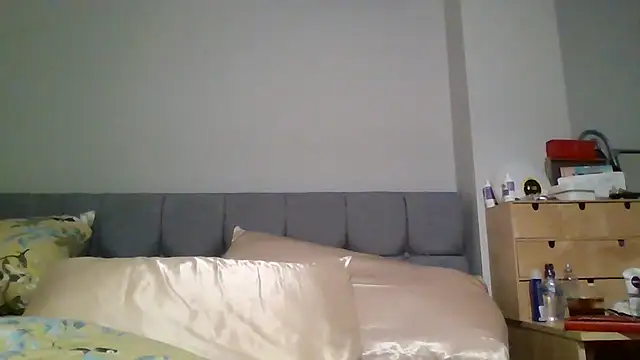 Snapshot of Englishhotwife4u chatting on December 27, 2024, 9:32 pm Englishhotwife4u online show from December 27, 2024, 9:32 pm