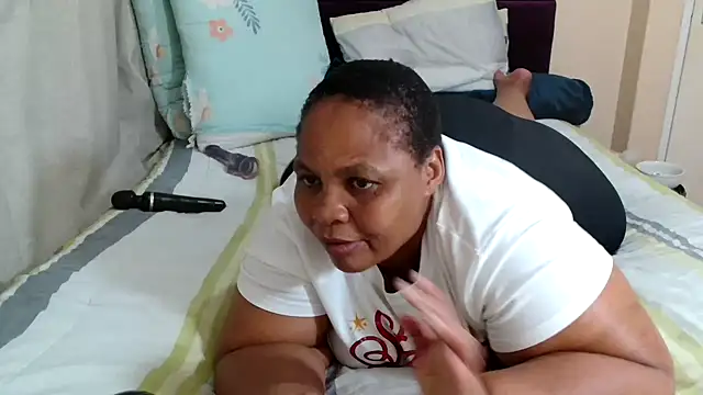 Snapshot of Bbw255 chatting on April 17, 2026, 1:25 pm Bbw255 online show from April 17, 2026, 1:25 pm