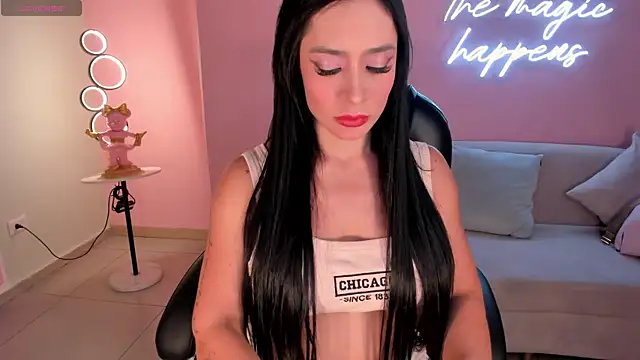 Snapshot of IsabelBornner chatting on November 5, 2025, 6:55 pm IsabelBornner online show from November 5, 2025, 6:55 pm