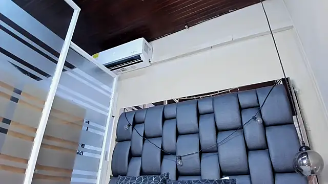 Snapshot of africa_holmes chatting on September 24, 2025, 1:46 am africa holmes online show from September 24, 2025, 1:46 am