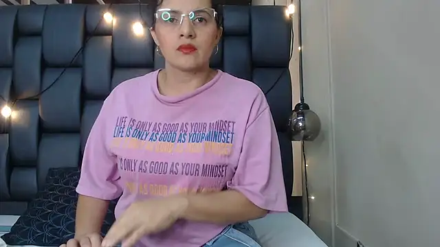 Snapshot of africa_holmes chatting on March 22, 2025, 2:59 am africa holmes online show from March 22, 2025, 2:59 am