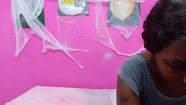 kinkyandsavage online show from October 27, 2025, 7:37 pm