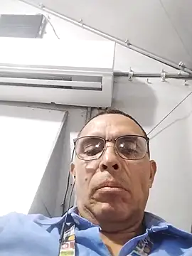 Snapshot of Alex011277 chatting on September 30, 2025, 1:00 am Alex011277 online show from September 30, 2025, 1:00 am