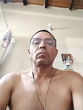 Snapshot of Alex011277 chatting on October 14, 2025, 12:17 pm Alex011277 online show from October 14, 2025, 12:17 pm