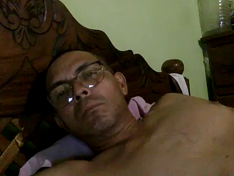 Snapshot of Alex011277 chatting on November 7, 2025, 11:15 am Alex011277 online show from November 7, 2025, 11:15 am