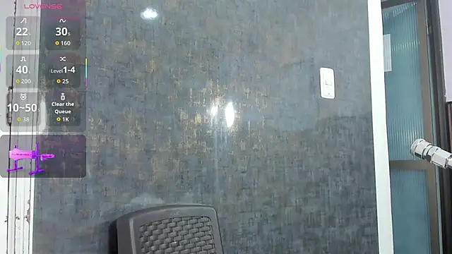 Snapshot of violett_collins_ chatting on December 3, 2025, 11:14 pm violett collins online show from December 3, 2025, 11:14 pm