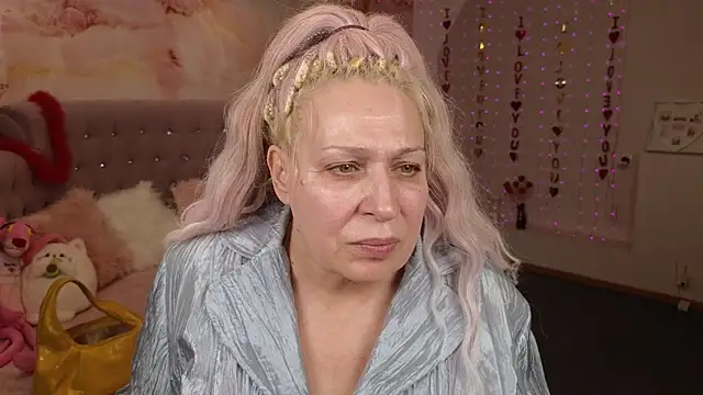 Snapshot of Penelope_Pinky chatting on March 11, 2025, 2:40 pm Penelope Pinky online show from March 11, 2025, 2:40 pm
