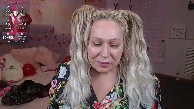 Snapshot of Penelope_Pinky chatting on February 14, 2025, 5:36 pm Penelope Pinky online show from February 14, 2025, 5:36 pm