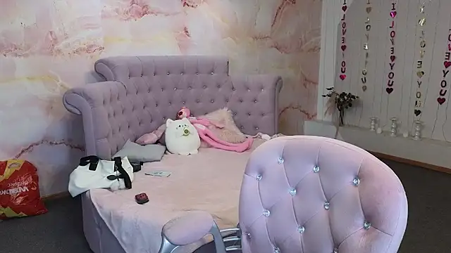 Snapshot of Penelope_Pinky chatting on September 9, 2025, 3:49 am Penelope Pinky online show from September 9, 2025, 3:49 am