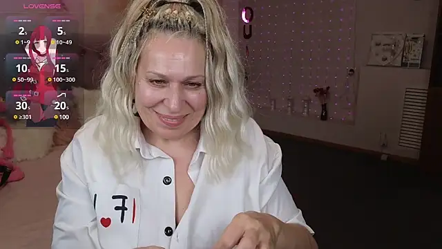 Snapshot of Penelope_Pinky chatting on February 20, 2025, 5:41 pm Penelope Pinky online show from February 20, 2025, 5:41 pm