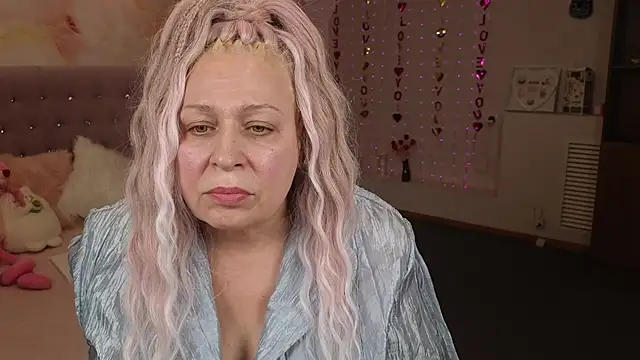 Snapshot of Penelope_Pinky chatting on February 25, 2025, 2:48 pm Penelope Pinky online show from February 25, 2025, 2:48 pm