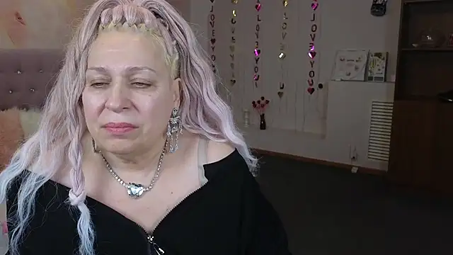 Snapshot of Penelope_Pinky chatting on February 28, 2025, 5:15 pm Penelope Pinky online show from February 28, 2025, 5:15 pm