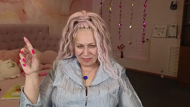 Snapshot of Penelope_Pinky chatting on February 26, 2025, 5:42 pm Penelope Pinky online show from February 26, 2025, 5:42 pm