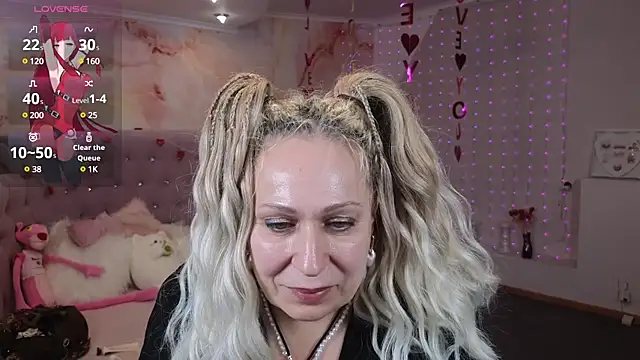 Snapshot of Penelope_Pinky chatting on February 19, 2025, 5:38 pm Penelope Pinky online show from February 19, 2025, 5:38 pm