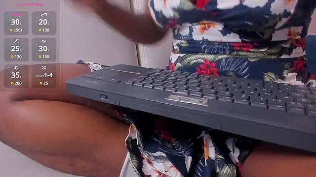 lolajenkins  online show from February 1, 2025, 1:34 am