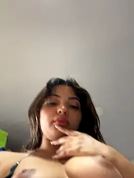 Nicollygriu online show from November 27, 2025, 3:45 pm