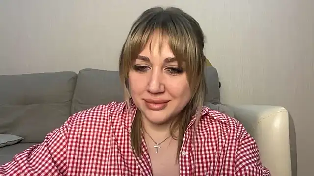 VickyLove047 online show from April 7, 2026, 7:37 pm