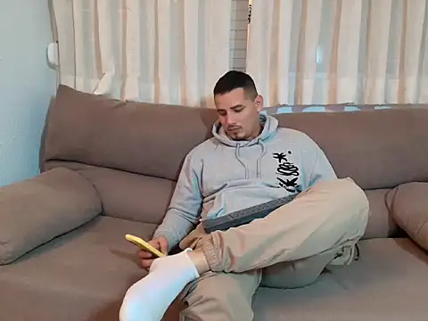 Geishastudios online show from November 12, 2025, 9:18 pm