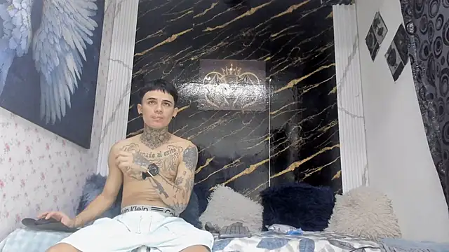 exotic hot couple online show from July 17, 2026, 8:17 pm