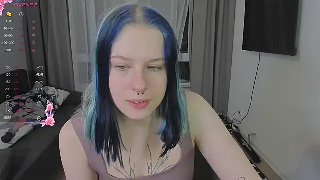 Snapshot of tender_kiitty chatting on January 8, 2026, 4:24 pm tender kiitty online show from January 8, 2026, 4:24 pm