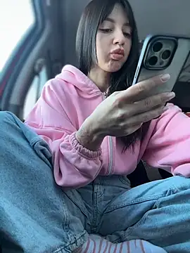 Snapshot of JulliaVegas chatting on February 3, 2026, 2:53 am JulliaVegas online show from February 3, 2026, 2:53 am